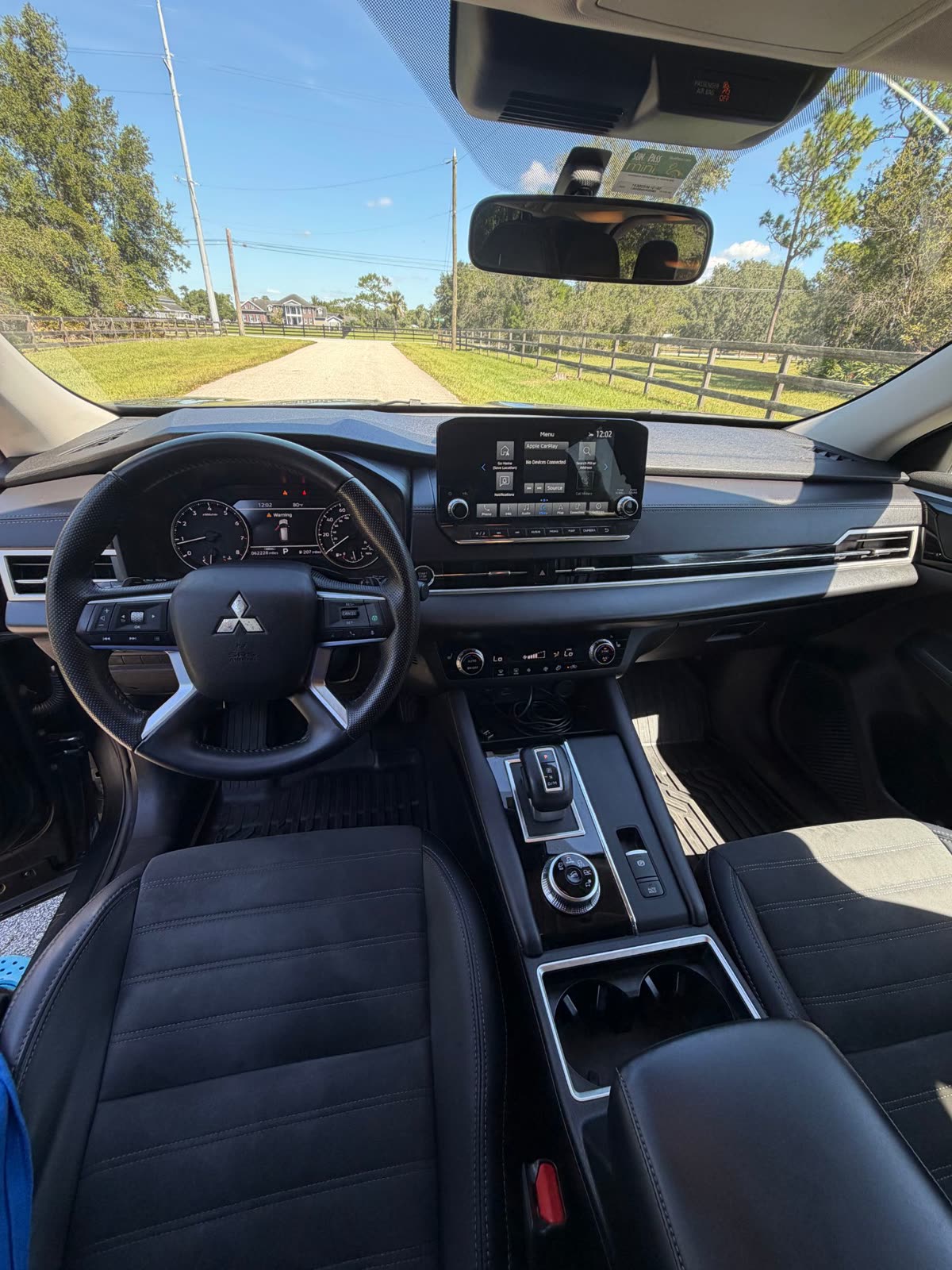 2024 Mitsubishi Outlander SE dashboard